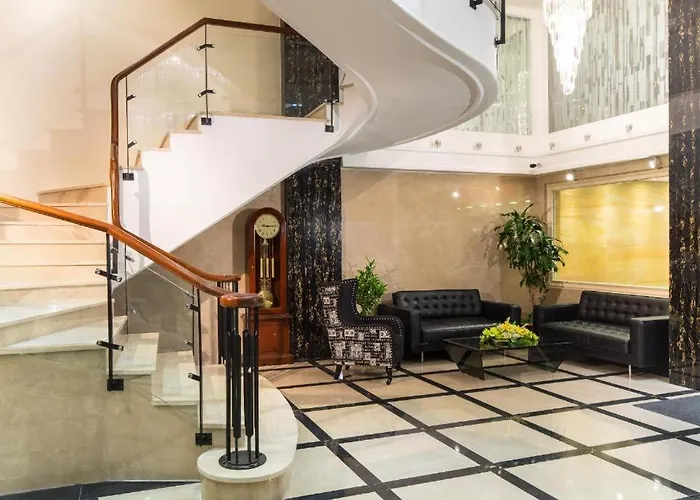 Empress Hotel In D1 - 23M2 - Cozzy Place